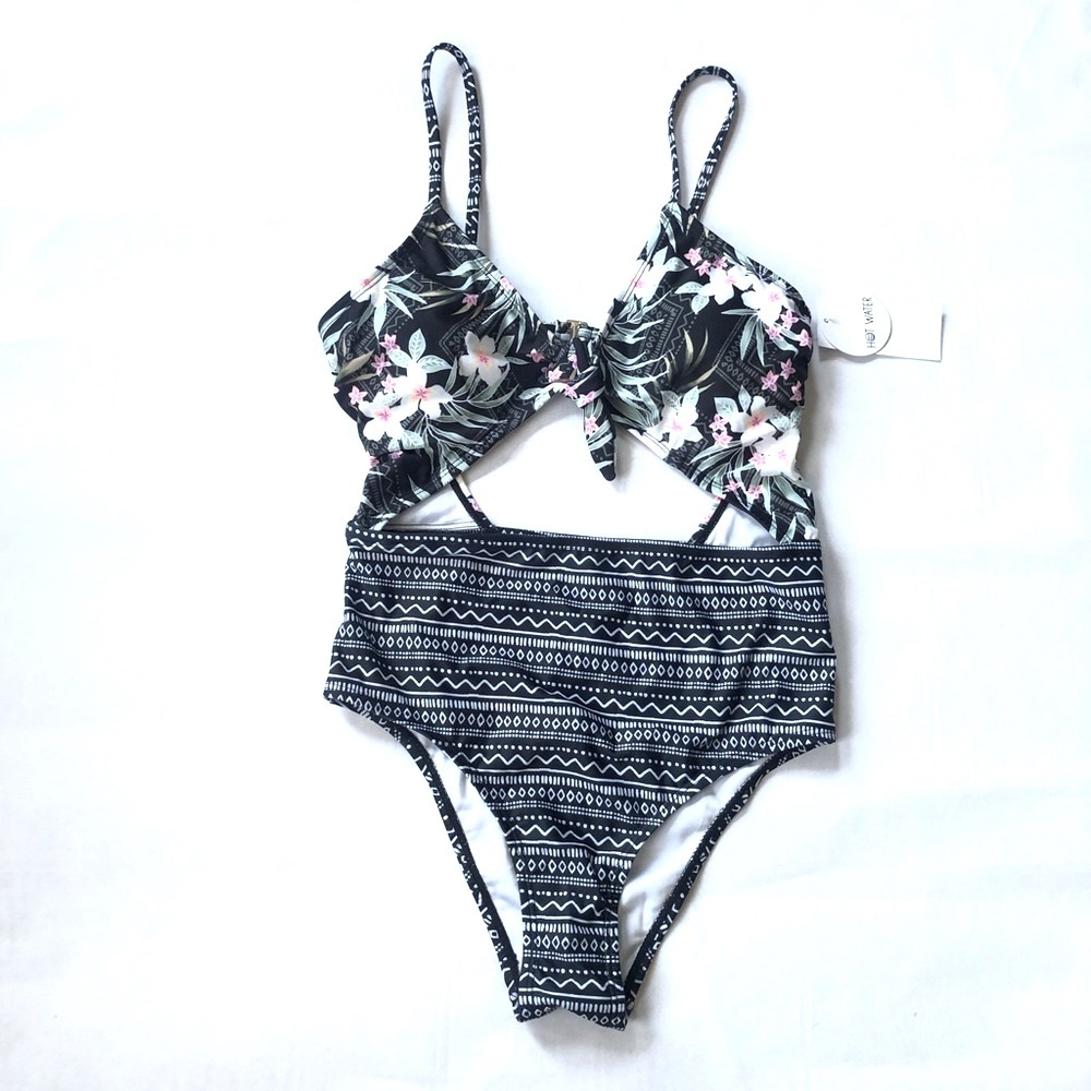 Hot Water Women’s 1pcs Black Multi Swimsuit